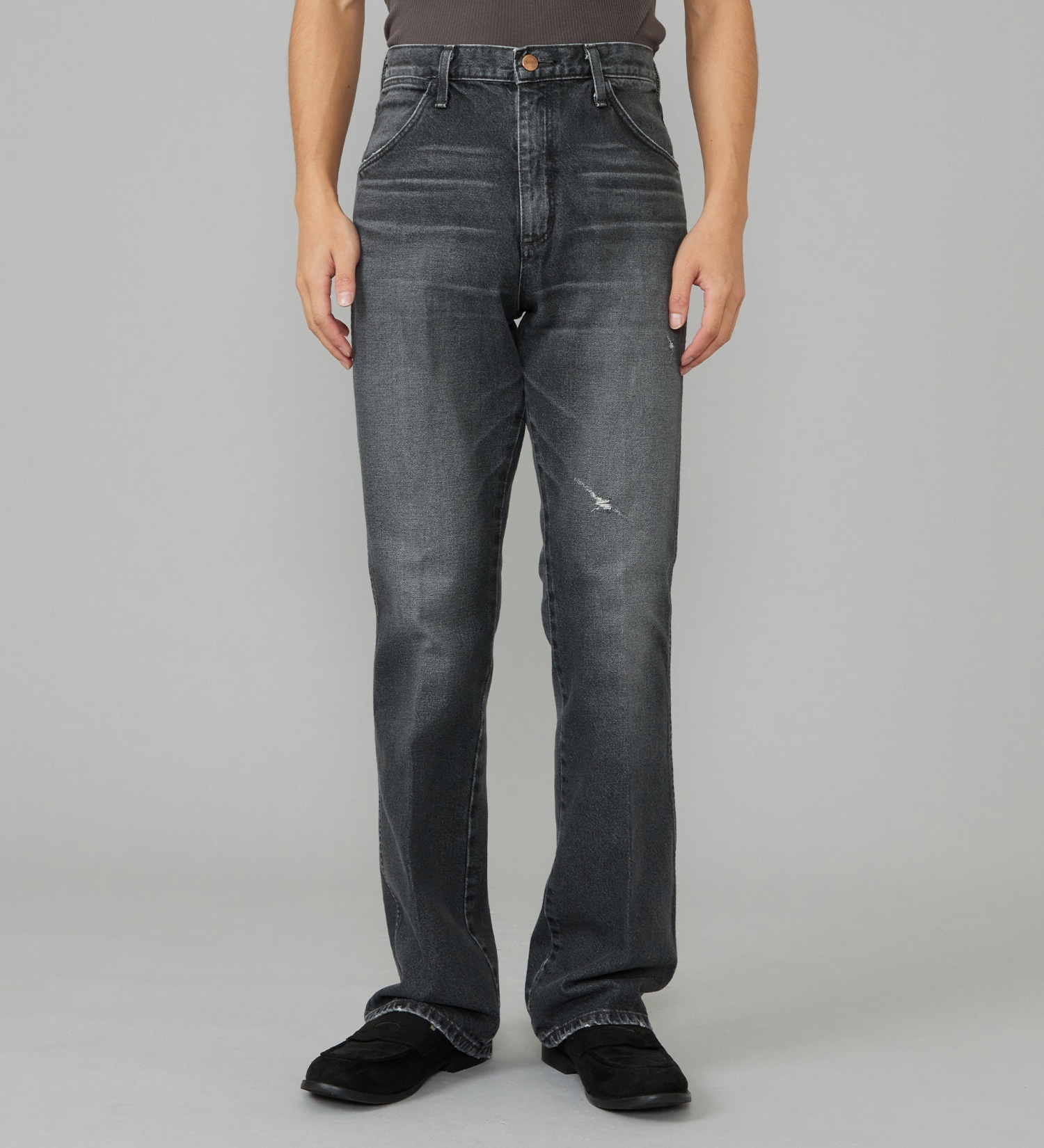 Wrangler(ラングラー)の【試着対象】77MWZ フレアジーンズ【US ORIGINAL】|パンツ/デニム/ジーンズパンツ/メンズ|ブラックデニム