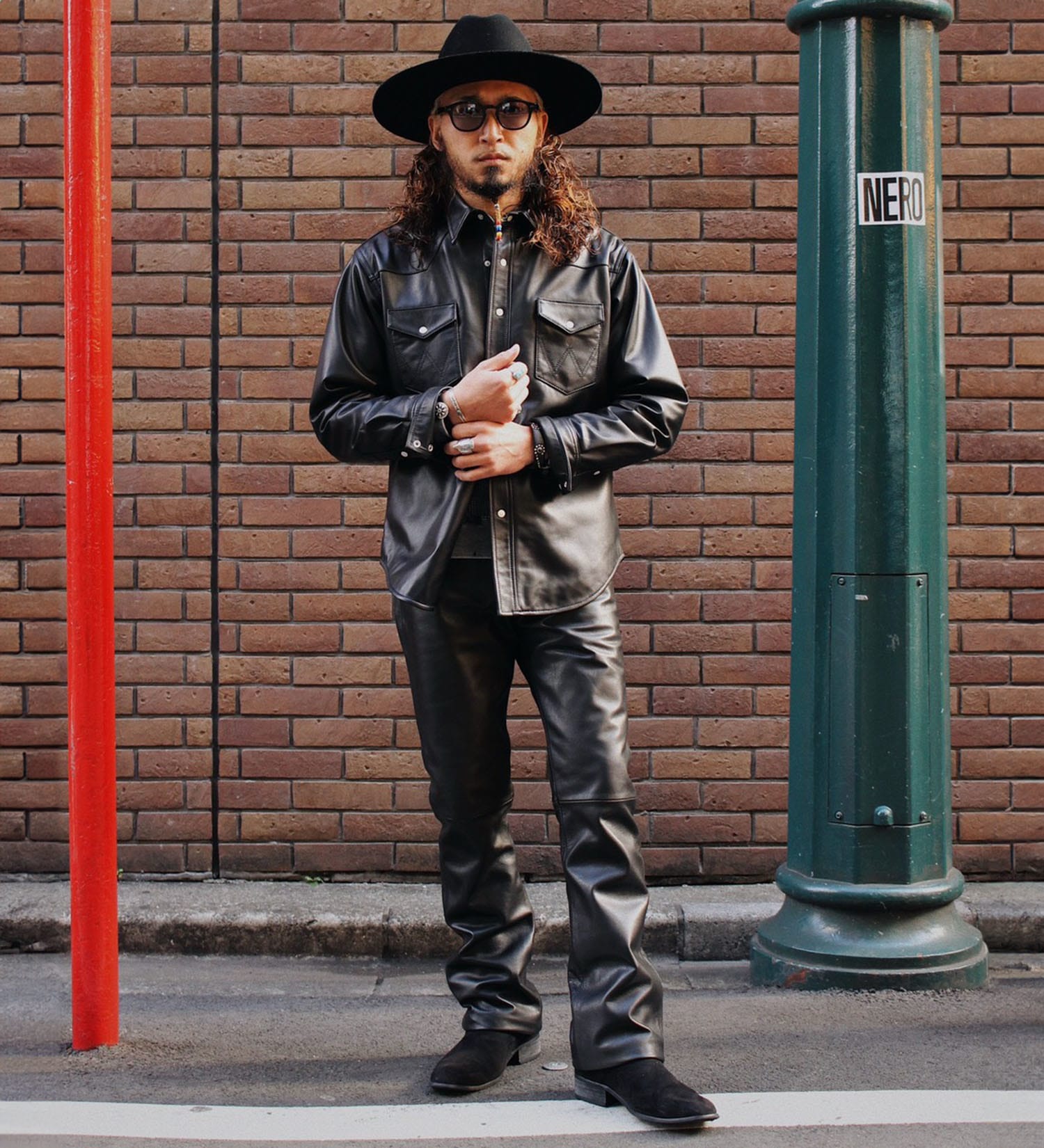 Wrangler(ラングラー)の【試着対象】77MWZ LEATHER【ゴートレザー】/フレアーパンツ|パンツ/パンツ/メンズ|ブラック