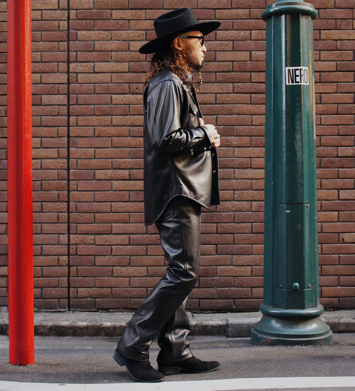 Wrangler(ラングラー)の【試着対象】77MWZ LEATHER【ゴートレザー】/フレアーパンツ|パンツ/パンツ/メンズ|ブラック