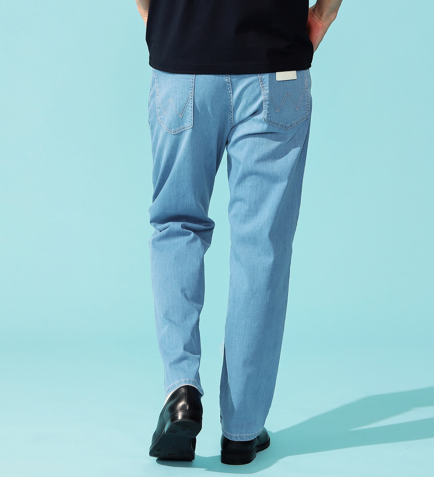 Wrangler(ラングラー)の【涼・COOL】ドライタッチストレートパンツ|パンツ/デニムパンツ/メンズ|淡色ブルー