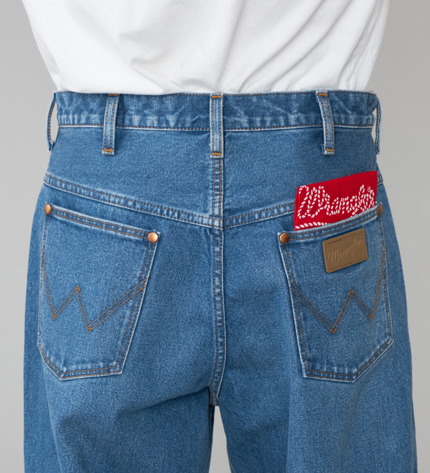 Wrangler(ラングラー)の【US ORIGINAL】ワイドジーンズ|パンツ/デニム/ジーンズパンツ/メンズ|中色ブルー