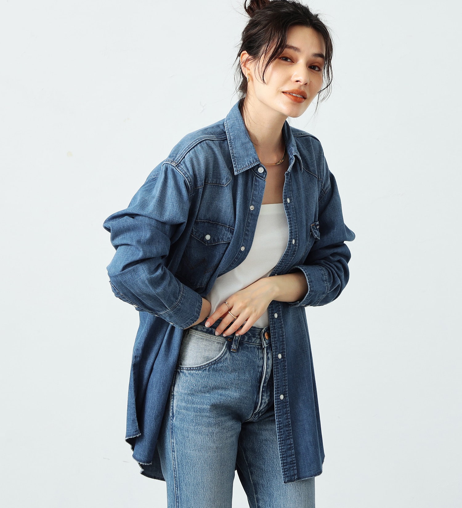 Wrangler(ラングラー)の【OUTER FAIR 10％OFF】【ユニセックス】127MW ウエスタンデニムシャツ|トップス/シャツ/ブラウス/メンズ|中色ブルー