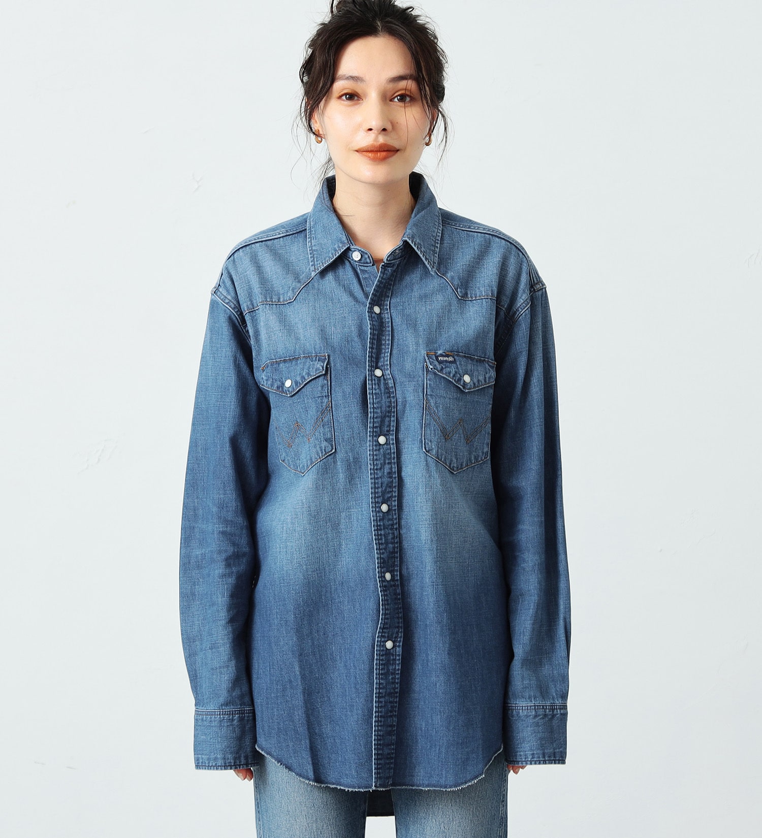 Wrangler(ラングラー)の【OUTER FAIR 10％OFF】【ユニセックス】127MW ウエスタンデニムシャツ|トップス/シャツ/ブラウス/メンズ|中色ブルー