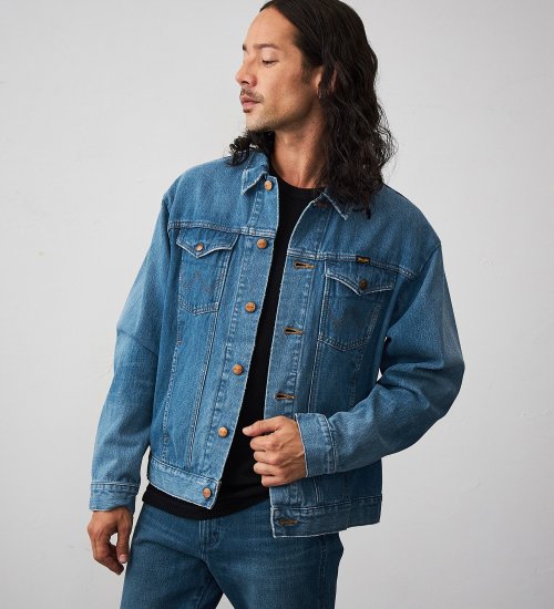 Wrangler(ラングラー)のTRUCKER JACKET/デニムジャケット加工|ジャケット/アウター/デニムジャケット/メンズ|中色ブルー