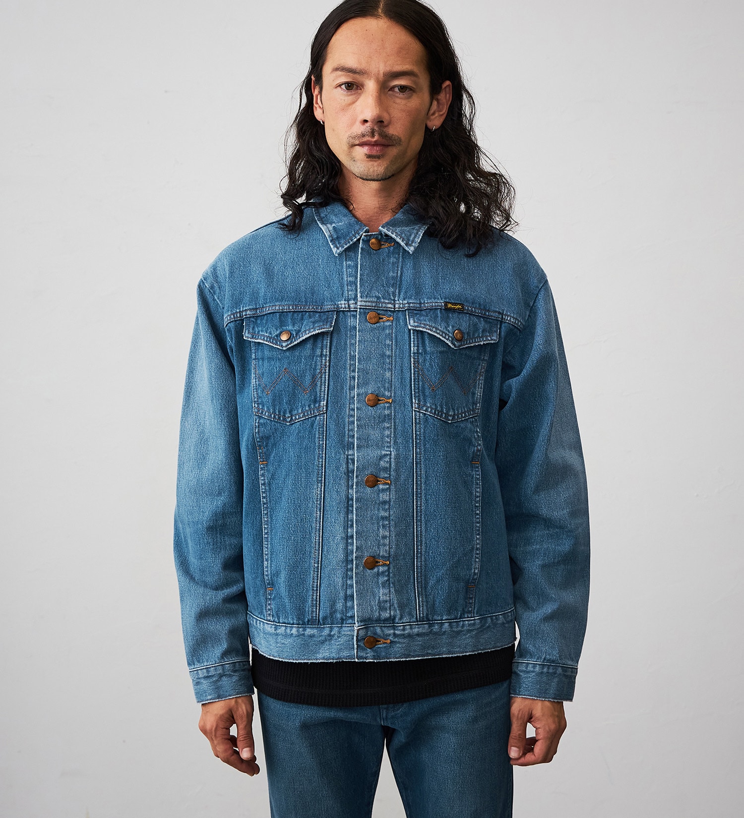 Wrangler(ラングラー)のTRUCKER JACKET/デニムジャケット加工|ジャケット/アウター/デニムジャケット/メンズ|中色ブルー