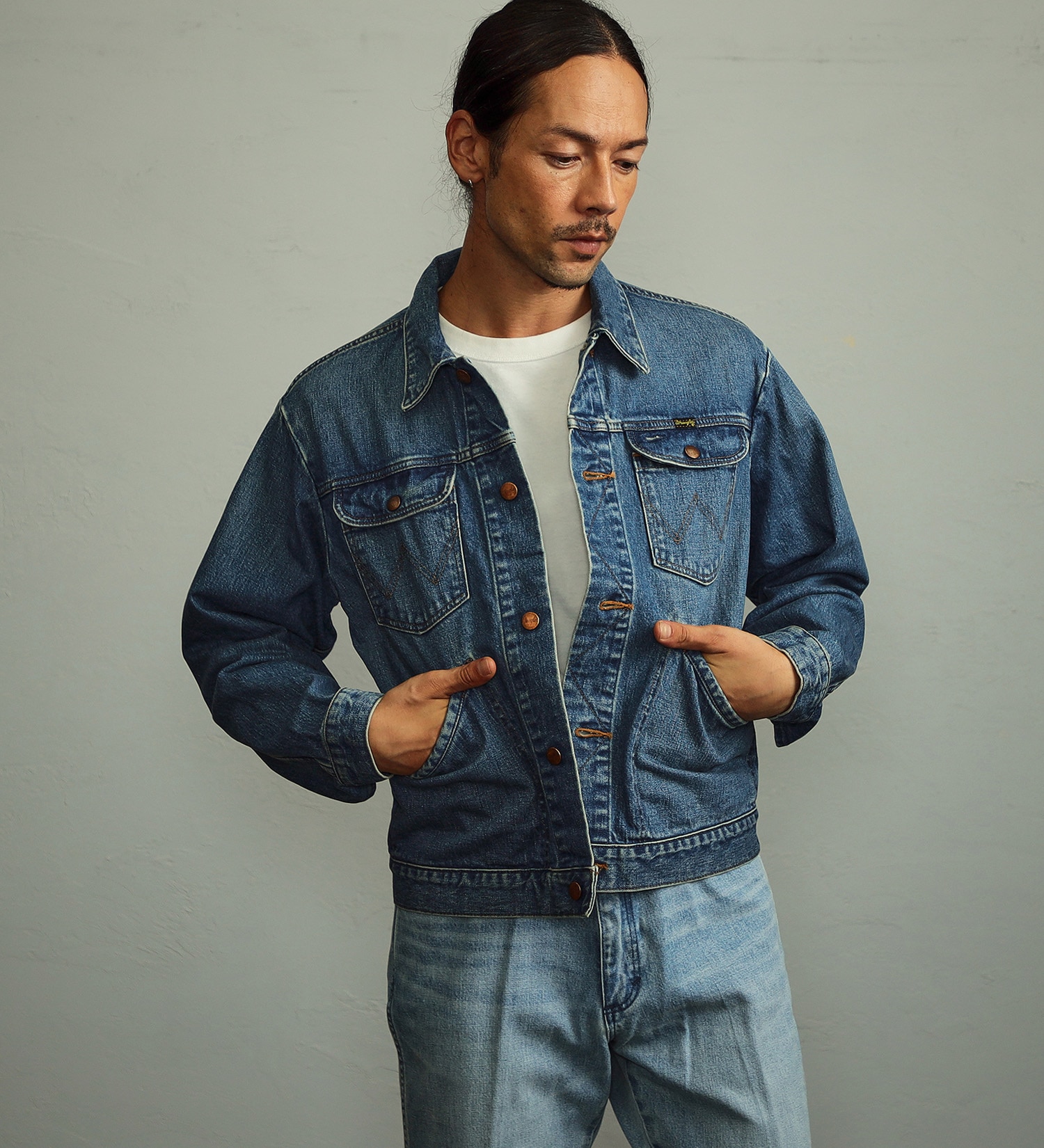 Wrangler(ラングラー)の【試着対象】124MJ デニムジャケット|ジャケット/アウター/デニムジャケット/メンズ|中色ブルー