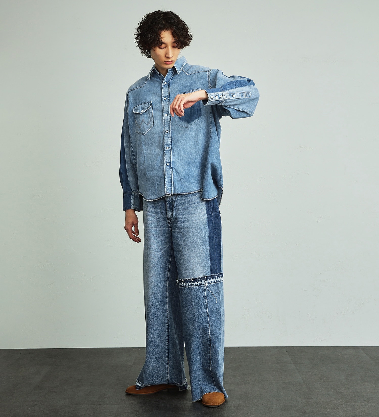 Wrangler(ラングラー)の【GW SALE】US ORIGINALS/リメイクフレアパンツ|パンツ/デニムパンツ/メンズ|淡色ブルー