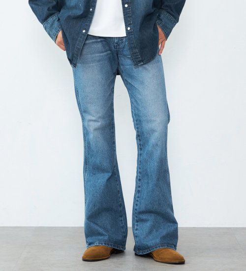 Wrangler(ラングラー)の【US ORIGINAL】ベルボトムジーンズ|パンツ/デニム/ジーンズパンツ/メンズ|中色ブルー