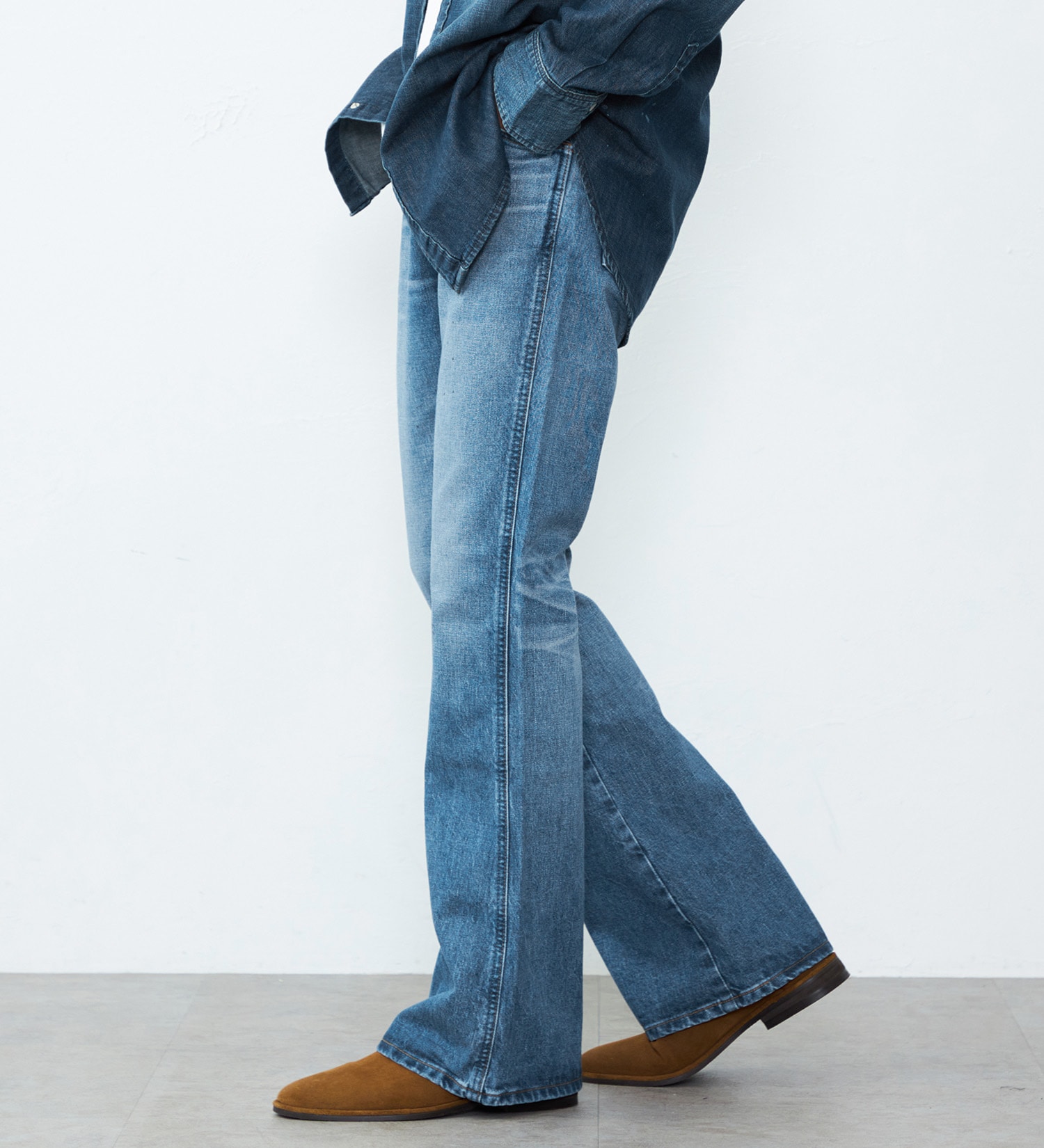 Wrangler(ラングラー)の【US ORIGINAL】ベルボトムジーンズ|パンツ/デニム/ジーンズパンツ/メンズ|中色ブルー