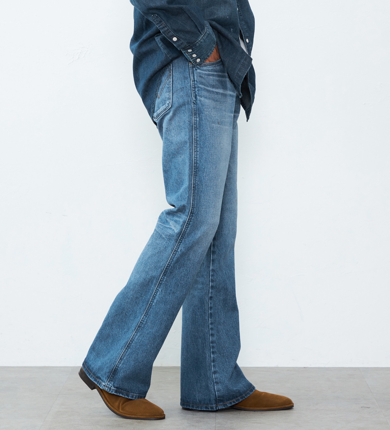 Wrangler(ラングラー)の【US ORIGINAL】ベルボトムジーンズ|パンツ/デニム/ジーンズパンツ/メンズ|中色ブルー