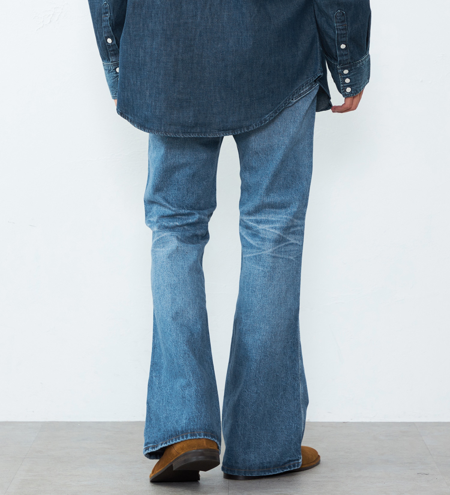 Wrangler(ラングラー)の【US ORIGINAL】ベルボトムジーンズ|パンツ/デニム/ジーンズパンツ/メンズ|中色ブルー
