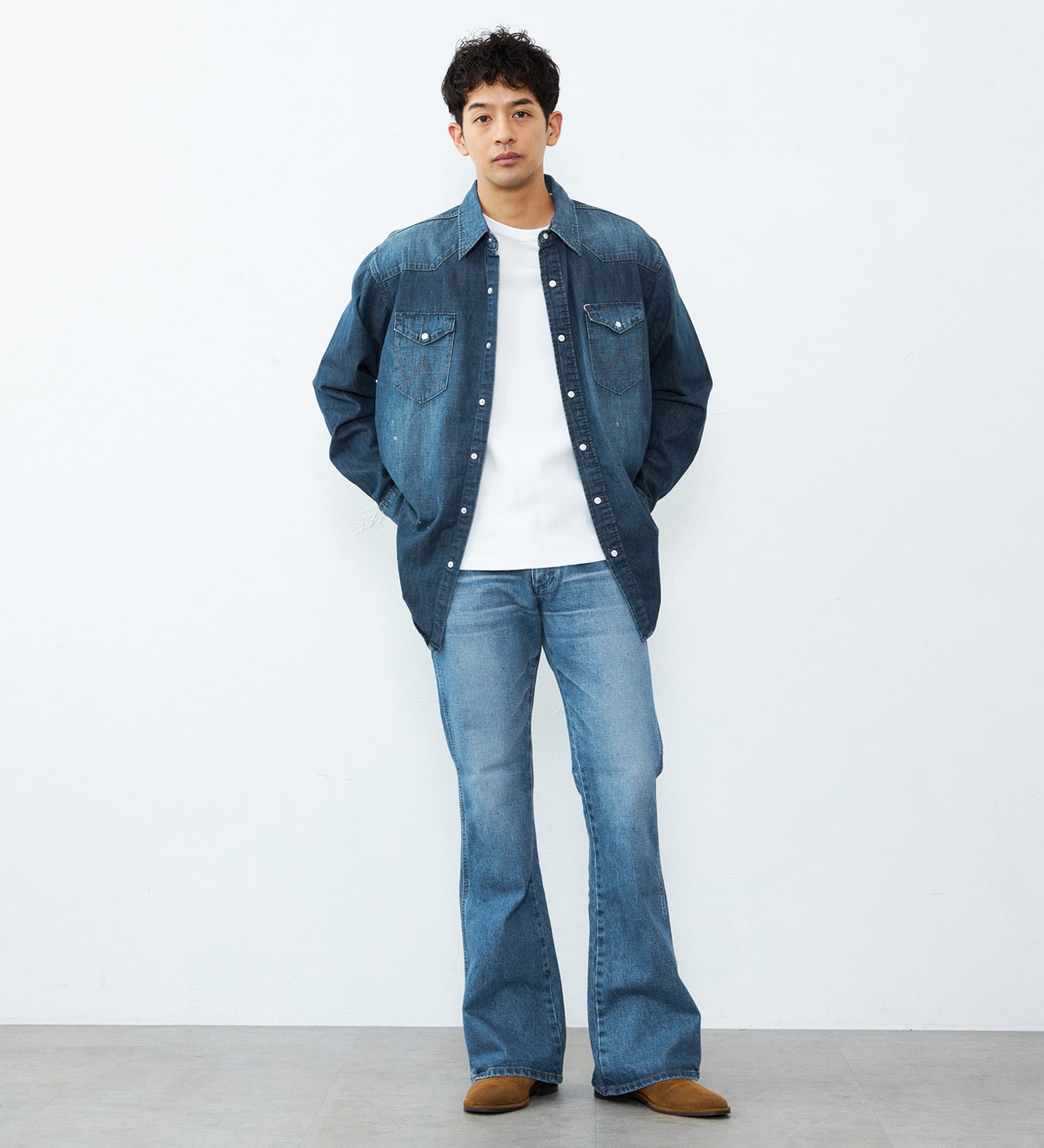 Wrangler(ラングラー)の【US ORIGINAL】ベルボトムジーンズ|パンツ/デニム/ジーンズパンツ/メンズ|中色ブルー