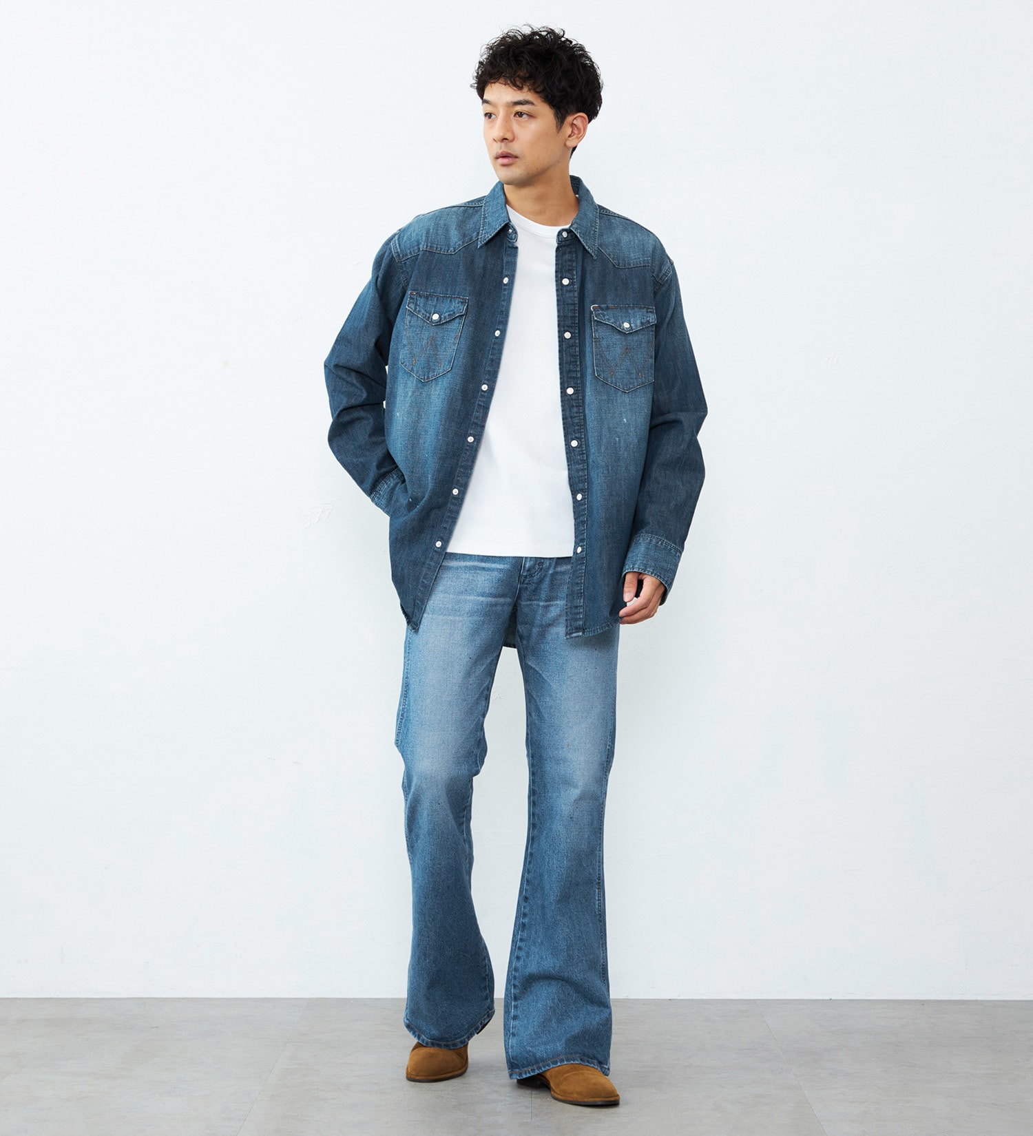 Wrangler(ラングラー)の【US ORIGINAL】ベルボトムジーンズ|パンツ/デニム/ジーンズパンツ/メンズ|中色ブルー