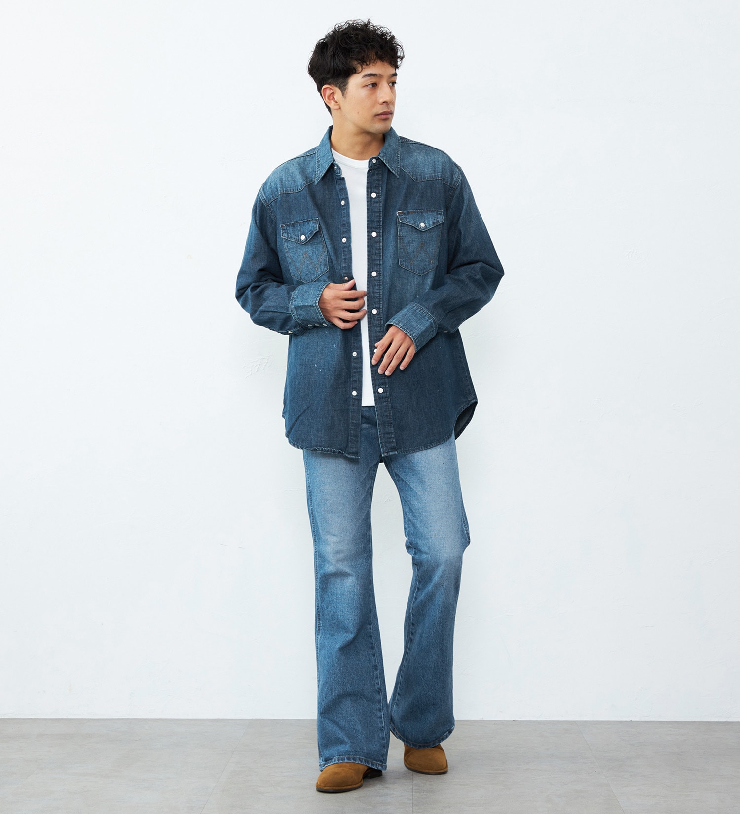 Wrangler(ラングラー)の【US ORIGINAL】ベルボトムジーンズ|パンツ/デニム/ジーンズパンツ/メンズ|中色ブルー