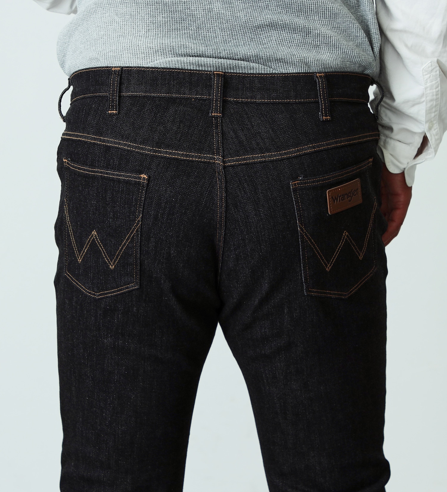 Wrangler(ラングラー)の【Pre SALE】【BASICシリーズ】【大きいサイズ】レギュラーストレートパンツ|パンツ/デニム/ジーンズパンツ/メンズ|ブラックデニム