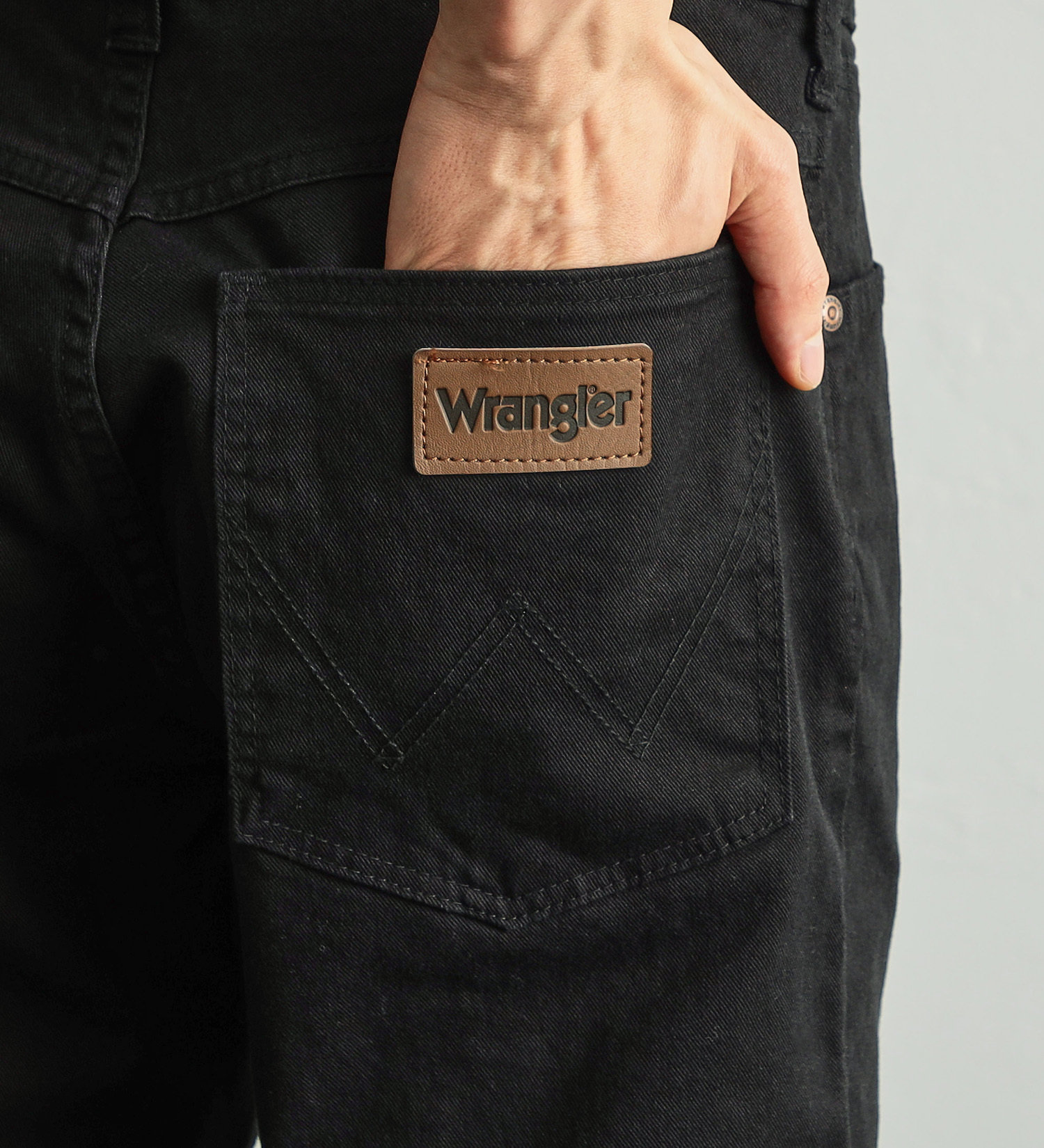 Wrangler(ラングラー)の【WINTER SALE】【BASICシリーズ】レギュラーストレートパンツ|パンツ/パンツ/メンズ|ブラック