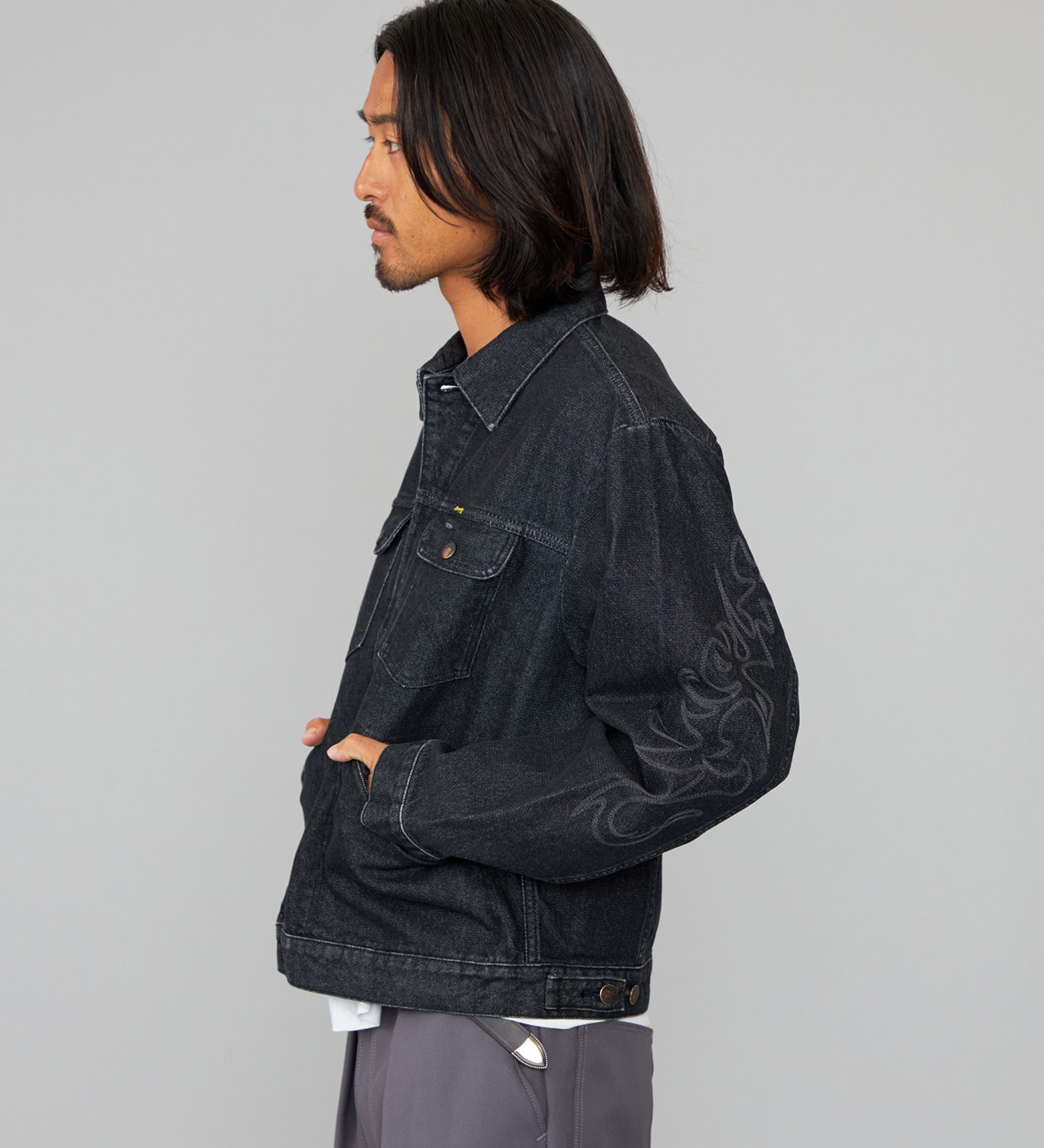 Wrangler(ラングラー)の【US ORIGINAL】24MJZ EMBROIERY デニムジャケット/刺繍|ジャケット/アウター/デニムジャケット/メンズ|ブラックデニム