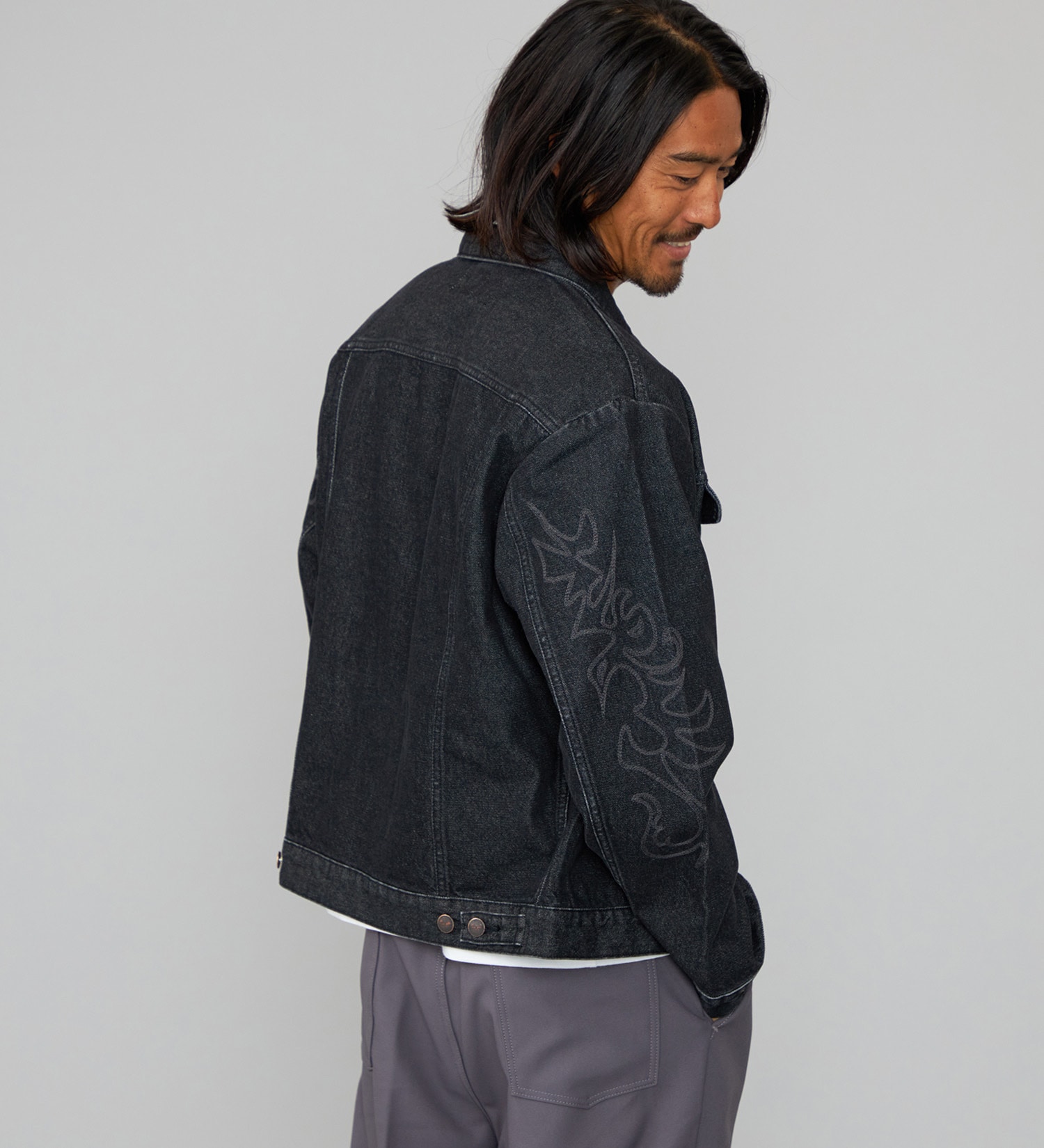 Wrangler(ラングラー)の【US ORIGINAL】24MJZ EMBROIERY デニムジャケット/刺繍|ジャケット/アウター/デニムジャケット/メンズ|ブラックデニム