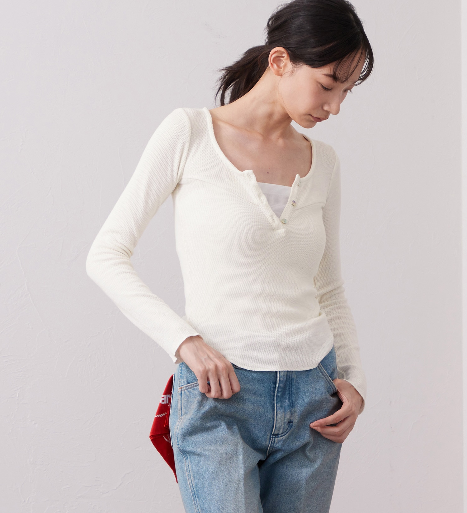 Wrangler(ラングラー)のWAFFLE HENRY NECK TEE/ワッフルヘンリーネック長袖Tシャツ|トップス/Tシャツ/カットソー/レディース|ホワイト