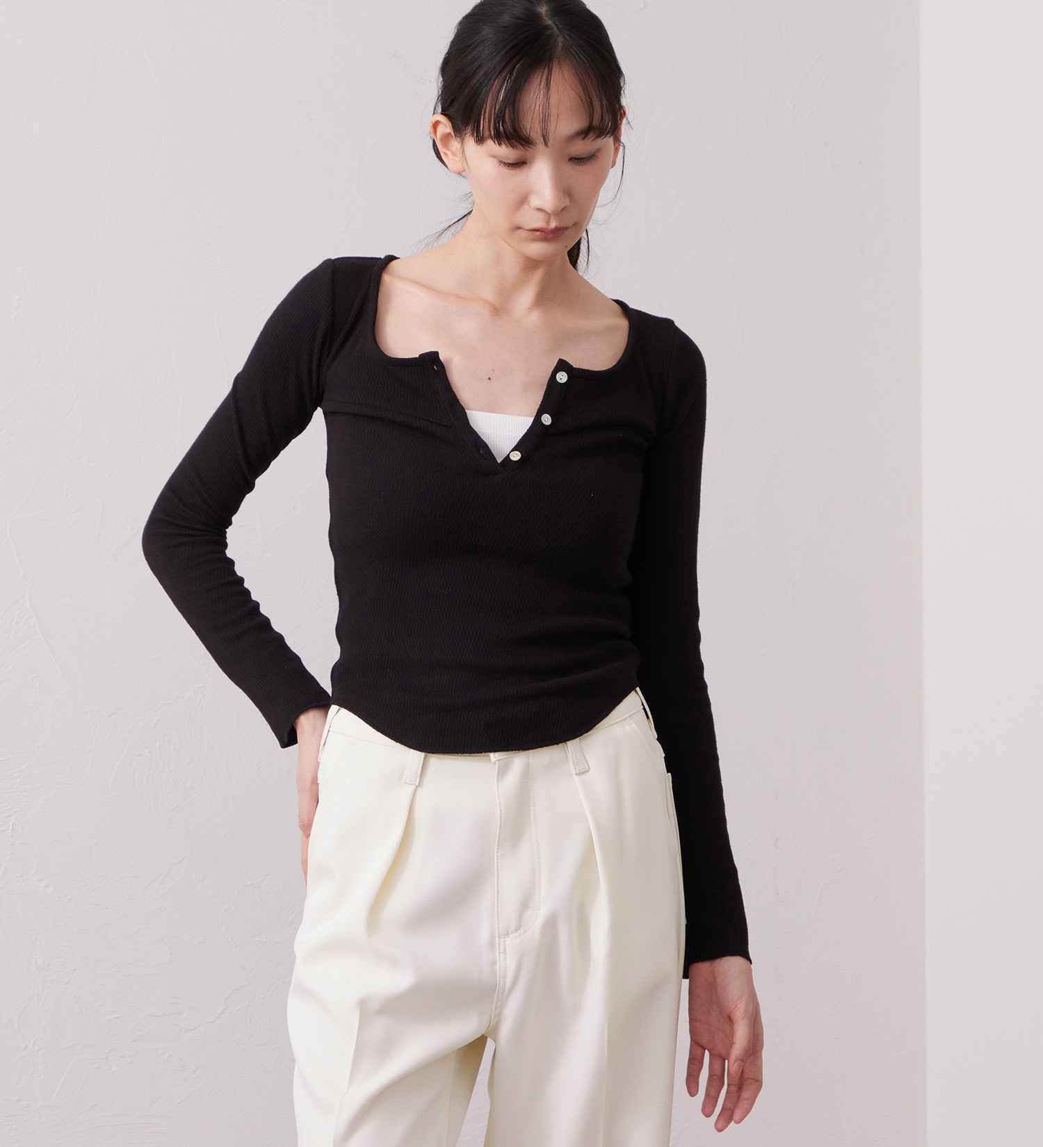 Wrangler(ラングラー)のWAFFLE HENRY NECK TEE/ワッフルヘンリーネック長袖Tシャツ|トップス/Tシャツ/カットソー/レディース|ブラック