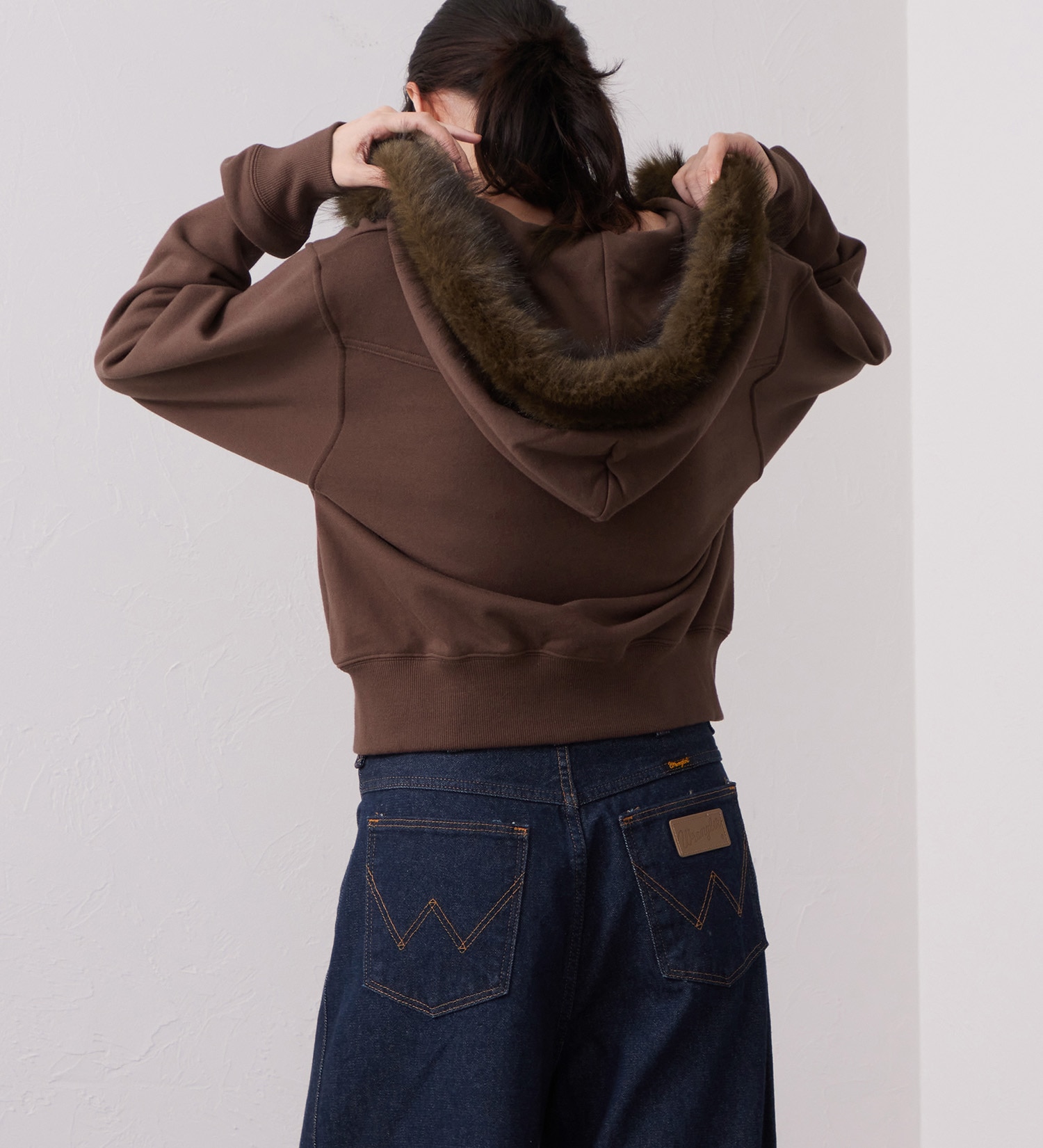 Wrangler(ラングラー)のFUR HOODIE/ファーフーディー|トップス/パーカー/レディース|ブラウン