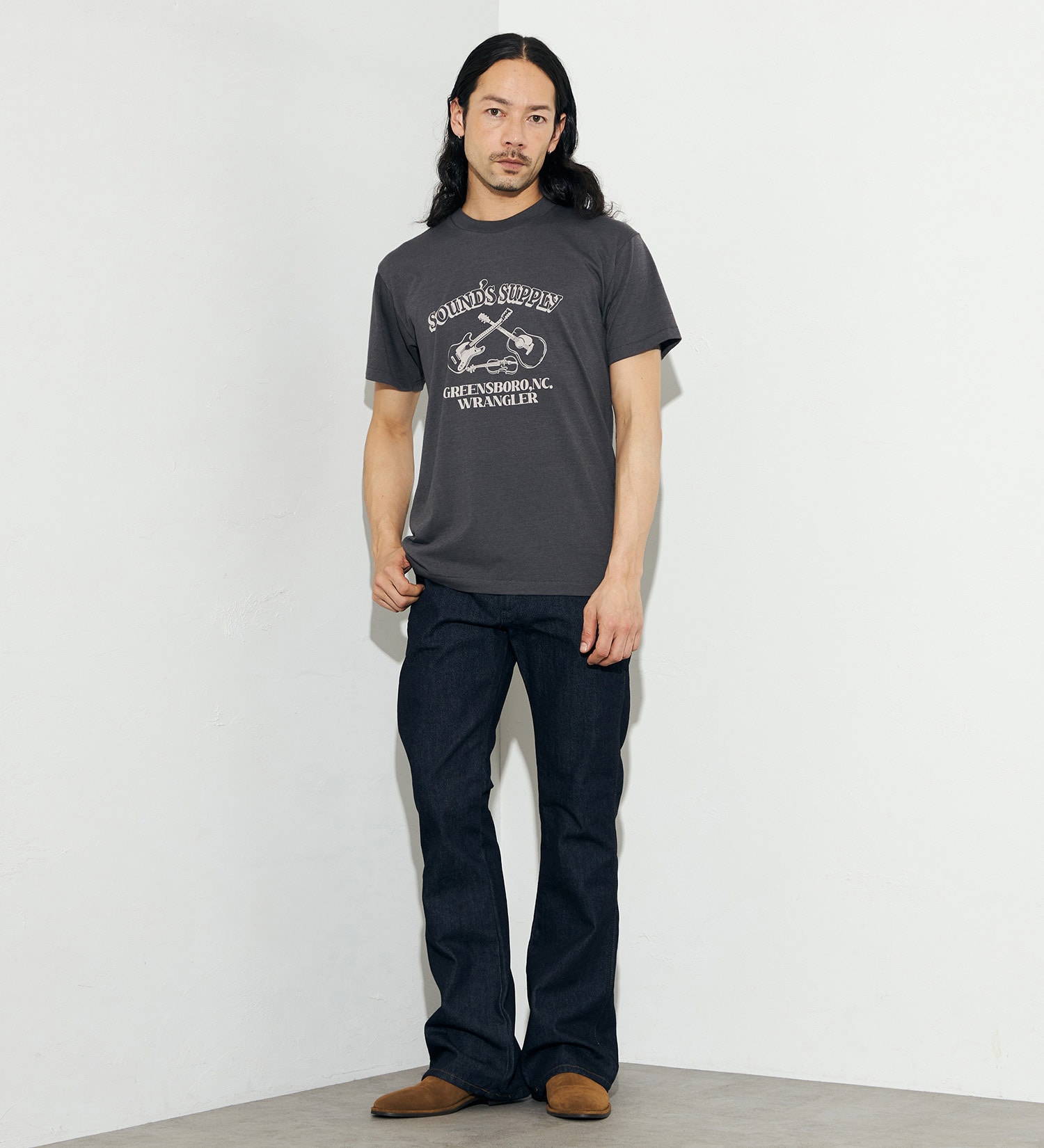 Wrangler(ラングラー)のクルーネックTシャツ|トップス/Tシャツ/カットソー/メンズ|チャコールグレー