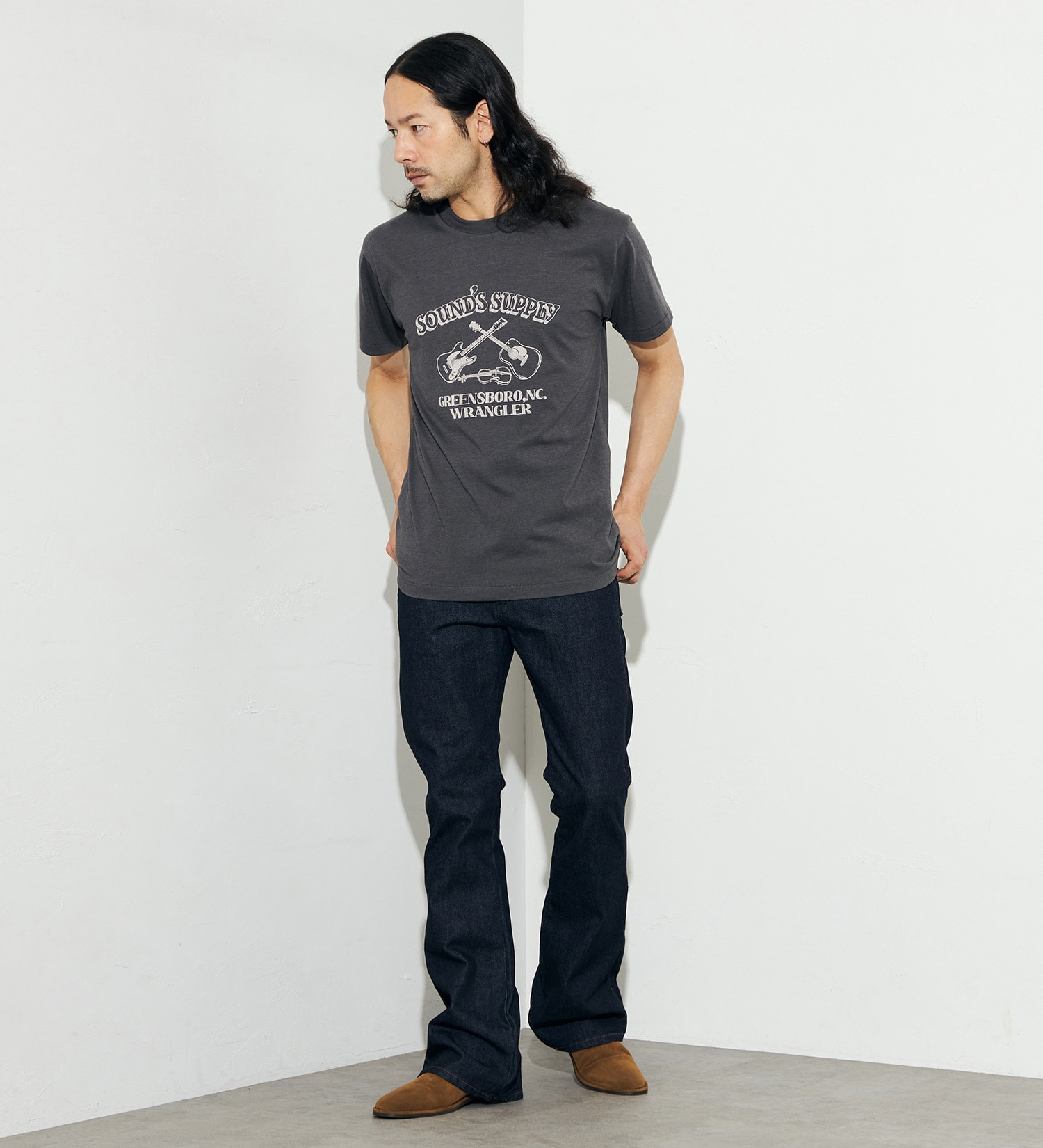 Wrangler(ラングラー)のクルーネックTシャツ|トップス/Tシャツ/カットソー/メンズ|チャコールグレー