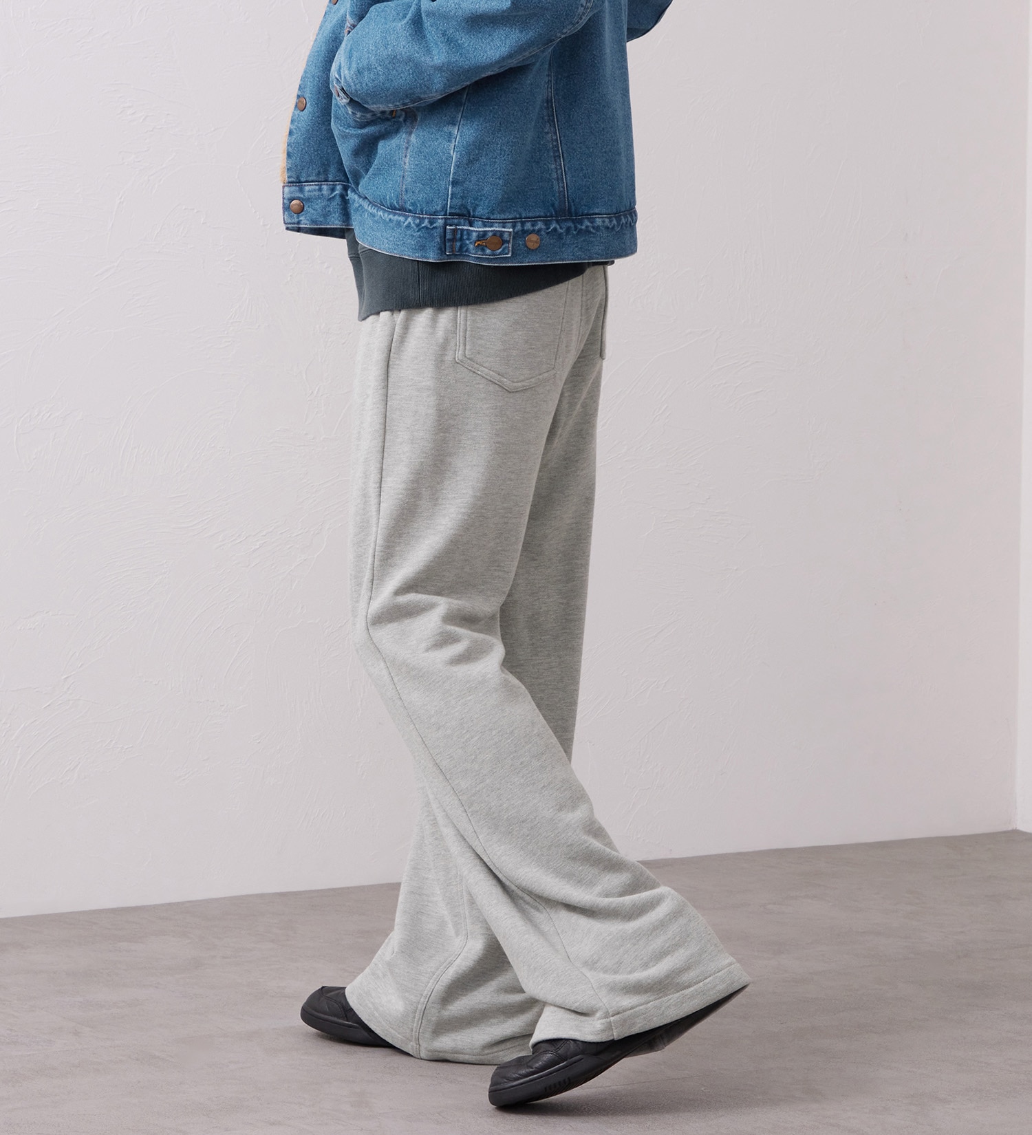 Wrangler(ラングラー)のSWEAT WIDE FLARE / スウェットワイドフレアーパンツ|パンツ/パンツ/メンズ|グレー