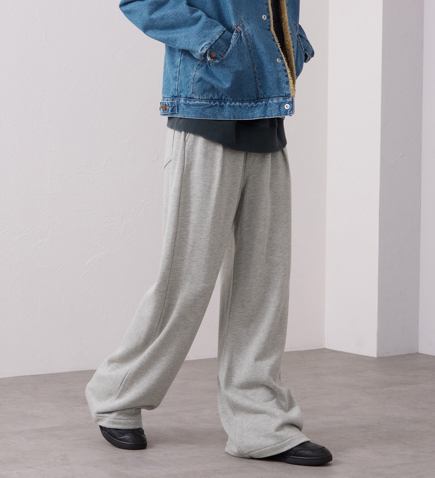Wrangler(ラングラー)のSWEAT WIDE FLARE / スウェットワイドフレアーパンツ|パンツ/パンツ/メンズ|グレー