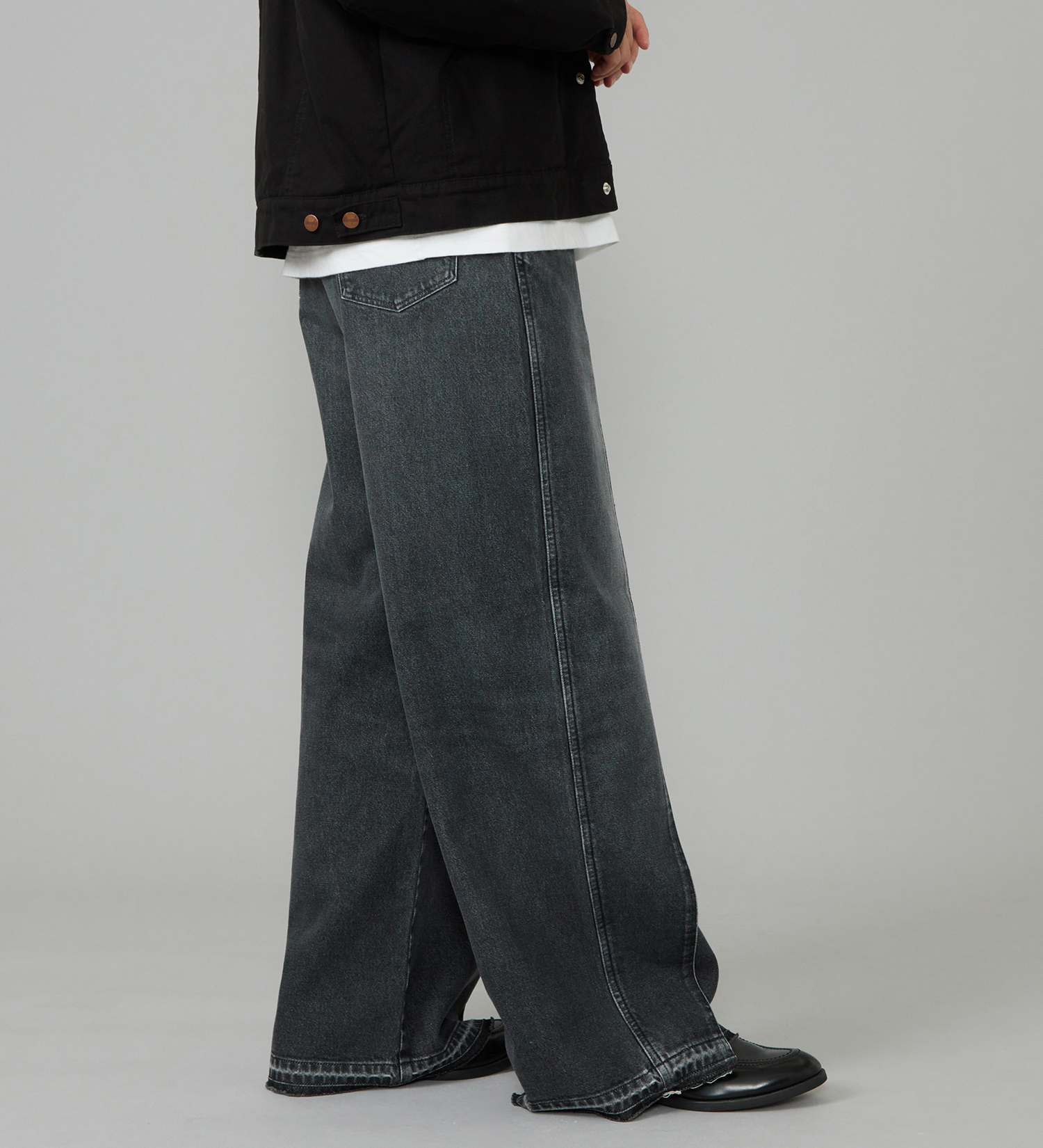 Wrangler(ラングラー)のWREMAKE RAYERD JEAN/リメイクレイヤードジーンズ【セットアップ可】|パンツ/デニム/ジーンズパンツ/メンズ|ブラックデニム