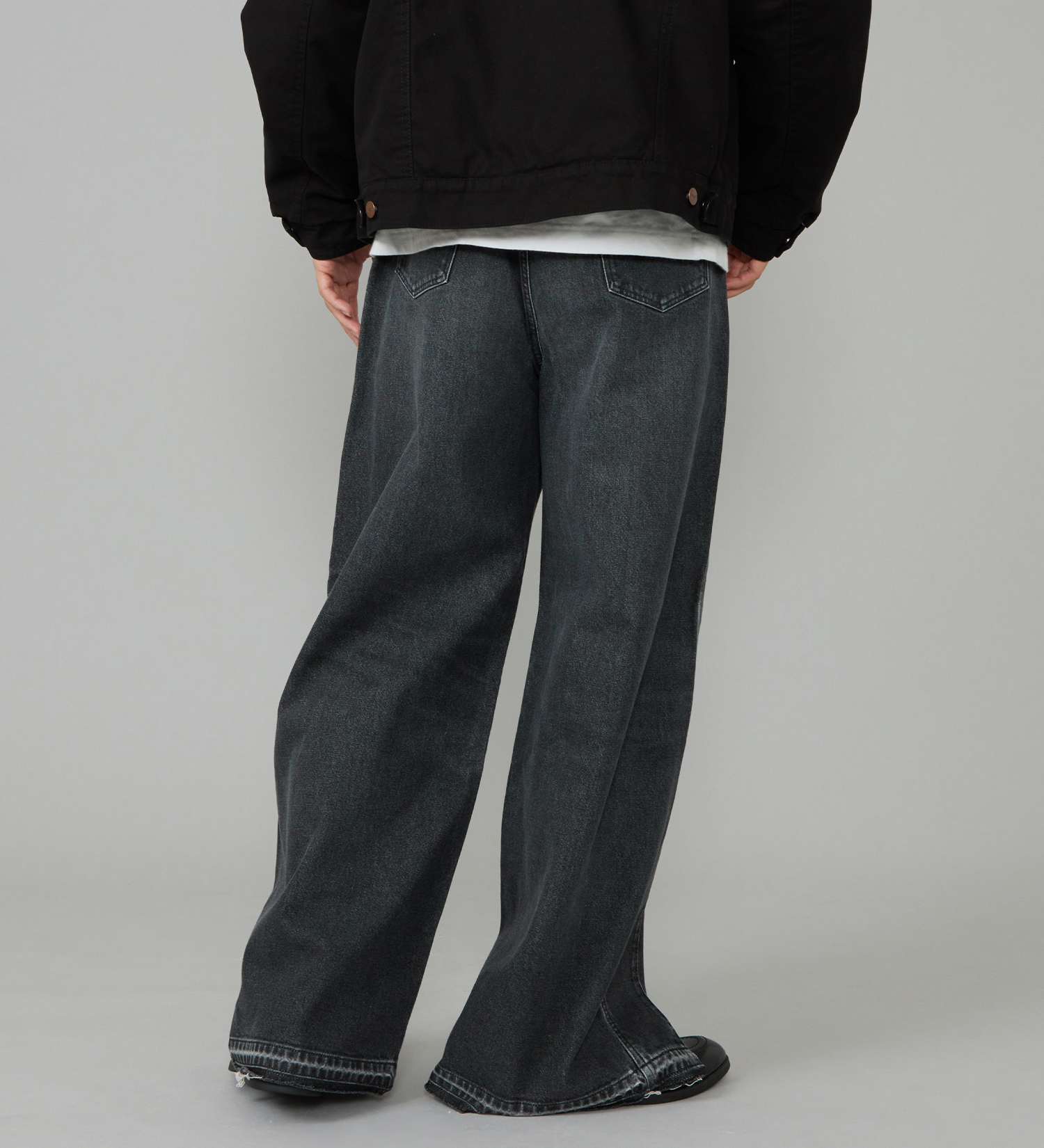 Wrangler(ラングラー)のWREMAKE RAYERD JEAN/リメイクレイヤードジーンズ【セットアップ可】|パンツ/デニム/ジーンズパンツ/メンズ|ブラックデニム