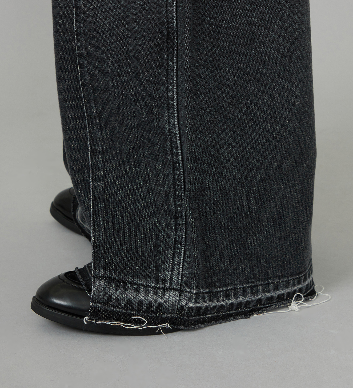 Wrangler(ラングラー)のWREMAKE RAYERD JEAN/リメイクレイヤードジーンズ【セットアップ可】|パンツ/デニム/ジーンズパンツ/メンズ|ブラックデニム