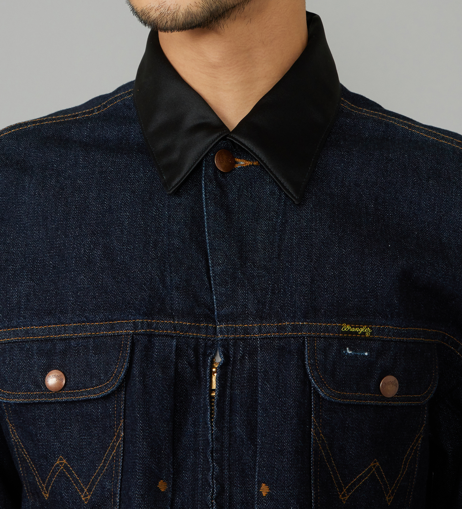 Wrangler(ラングラー)の【試着対象】SWITCHED 24MJZ/デニム×サテンリメイクジャケット【セットアップ可】|ジャケット/アウター/デニムジャケット/レディース|インディゴブルー