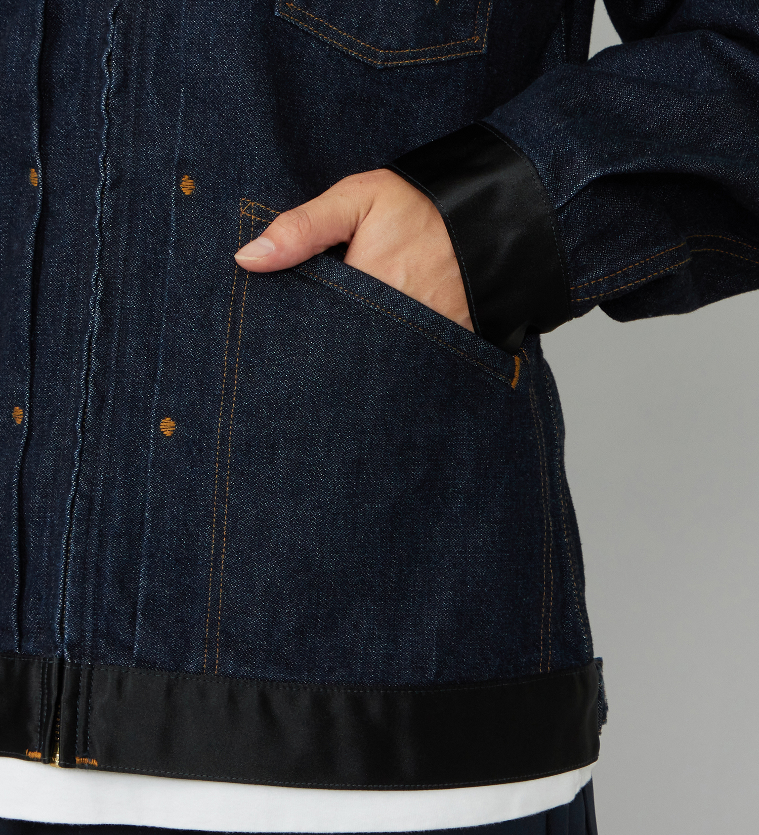 Wrangler(ラングラー)の【試着対象】SWITCHED 24MJZ/デニム×サテンリメイクジャケット【セットアップ可】|ジャケット/アウター/デニムジャケット/レディース|インディゴブルー