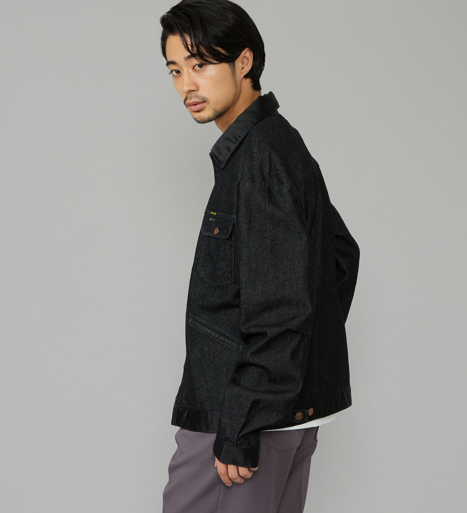 Wrangler(ラングラー)の【試着対象】SWITCHED 24MJZ/デニム×サテンリメイクジャケット【セットアップ可】|ジャケット/アウター/デニムジャケット/レディース|ブラックデニム