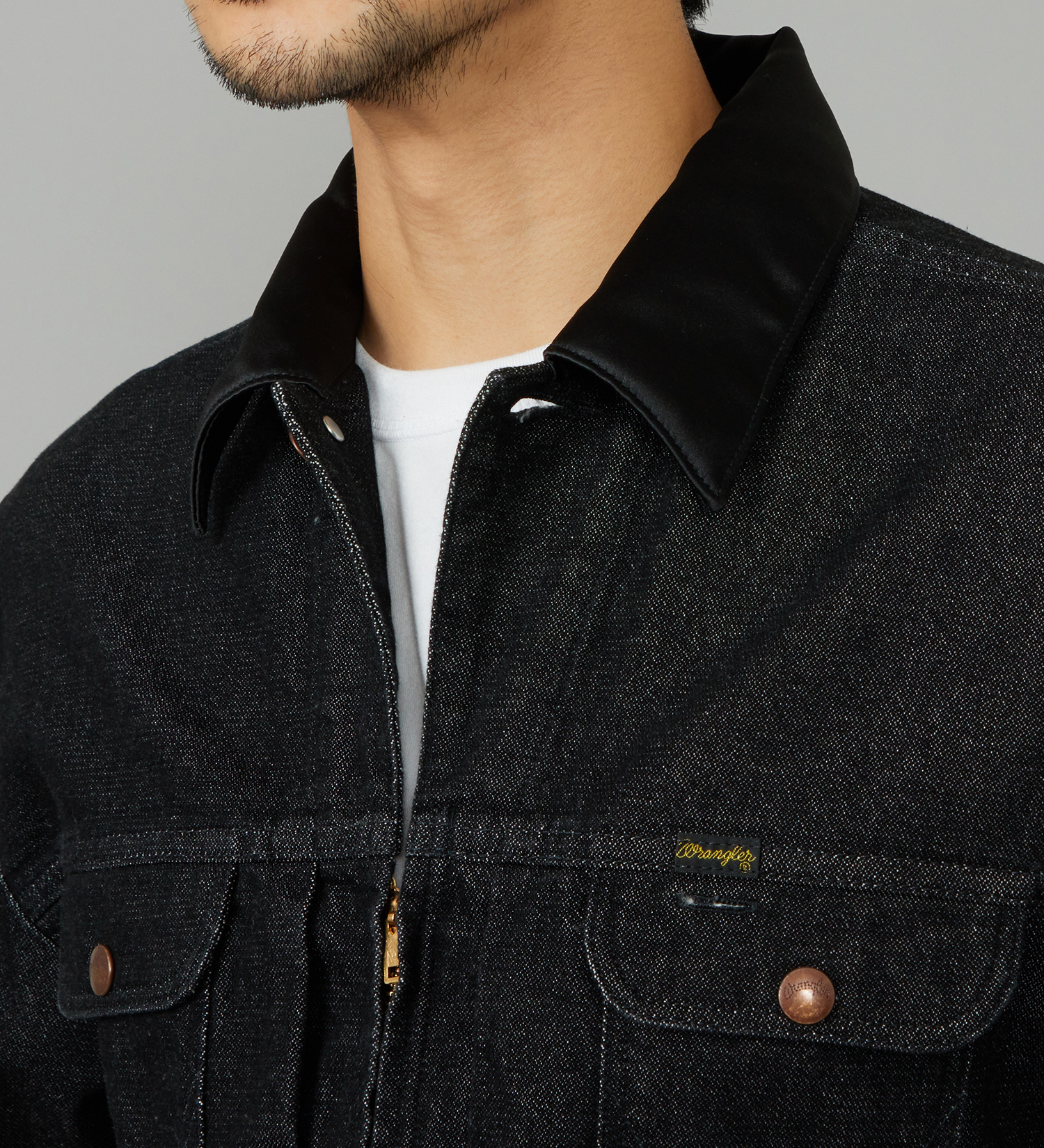 Wrangler(ラングラー)の【試着対象】SWITCHED 24MJZ/デニム×サテンリメイクジャケット【セットアップ可】|ジャケット/アウター/デニムジャケット/レディース|ブラックデニム