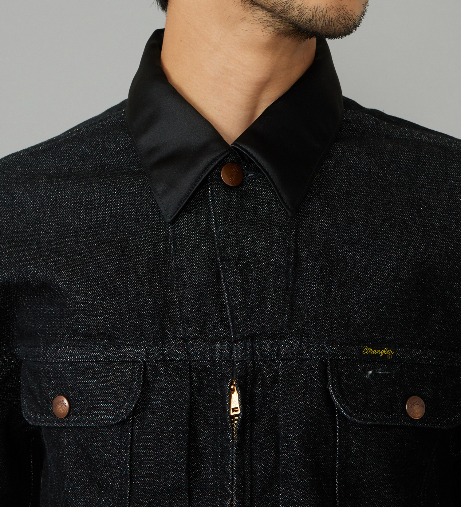 Wrangler(ラングラー)の【試着対象】SWITCHED 24MJZ/デニム×サテンリメイクジャケット【セットアップ可】|ジャケット/アウター/デニムジャケット/レディース|ブラックデニム