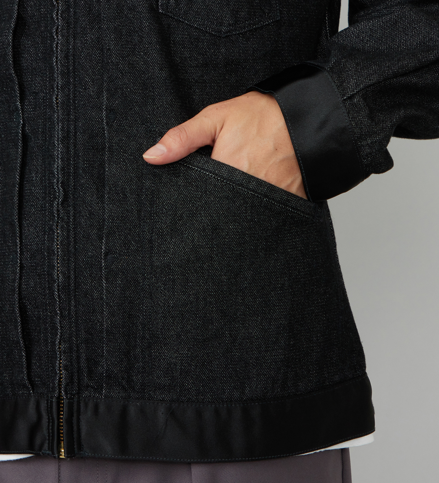 Wrangler(ラングラー)の【試着対象】SWITCHED 24MJZ/デニム×サテンリメイクジャケット【セットアップ可】|ジャケット/アウター/デニムジャケット/レディース|ブラックデニム