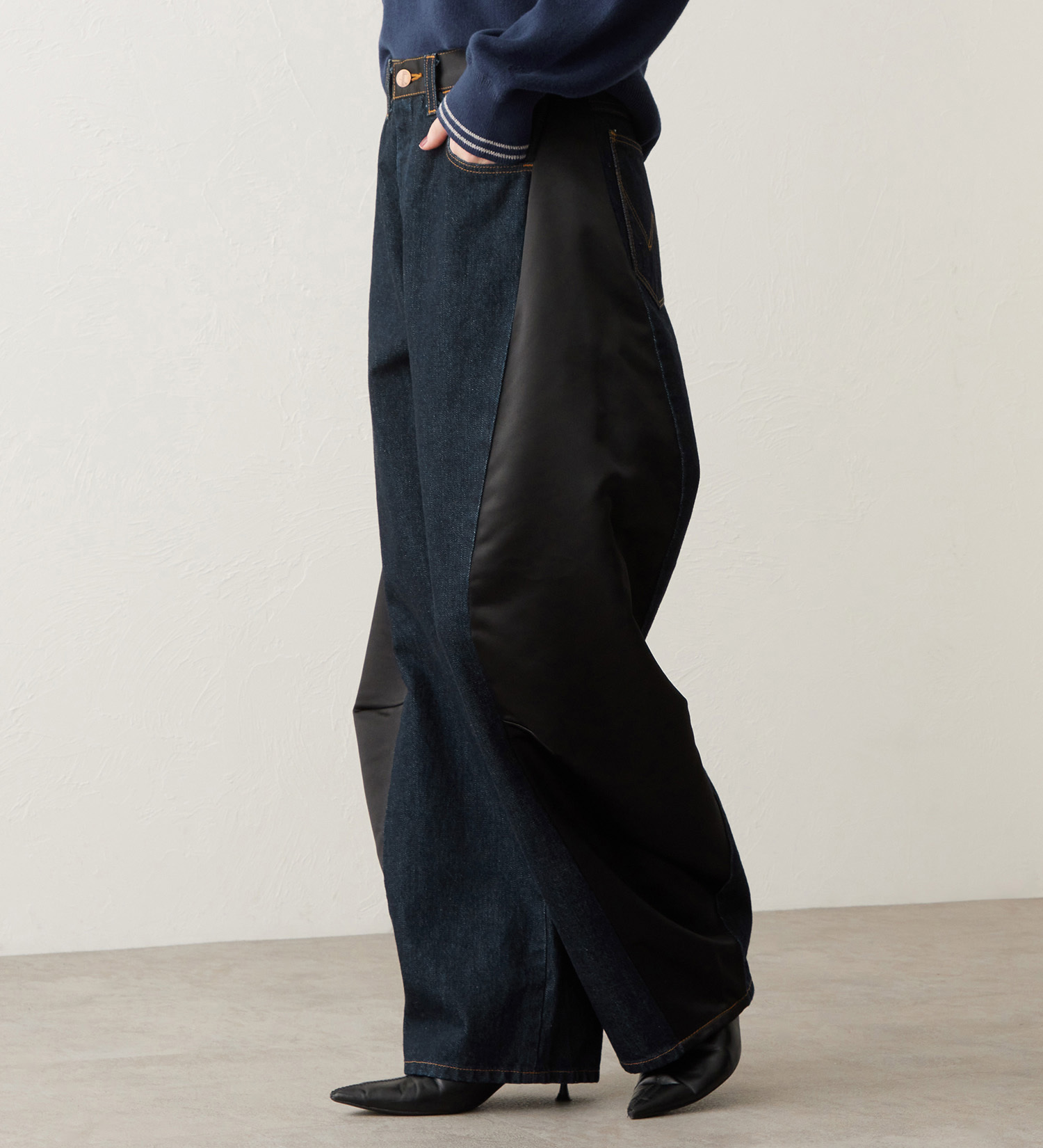 Wrangler(ラングラー)のSWITCHED BARREL JEAN/デニム×サテンリメイクデ二ムパンツ【セットアップ可】|パンツ/デニムパンツ/レディース|インディゴブルー