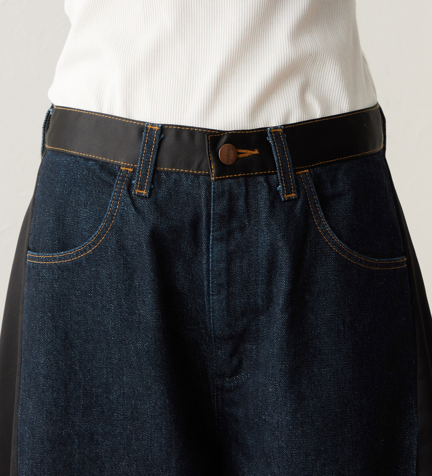 Wrangler(ラングラー)のSWITCHED BARREL JEAN/デニム×サテンリメイクデ二ムパンツ【セットアップ可】|パンツ/デニムパンツ/レディース|インディゴブルー