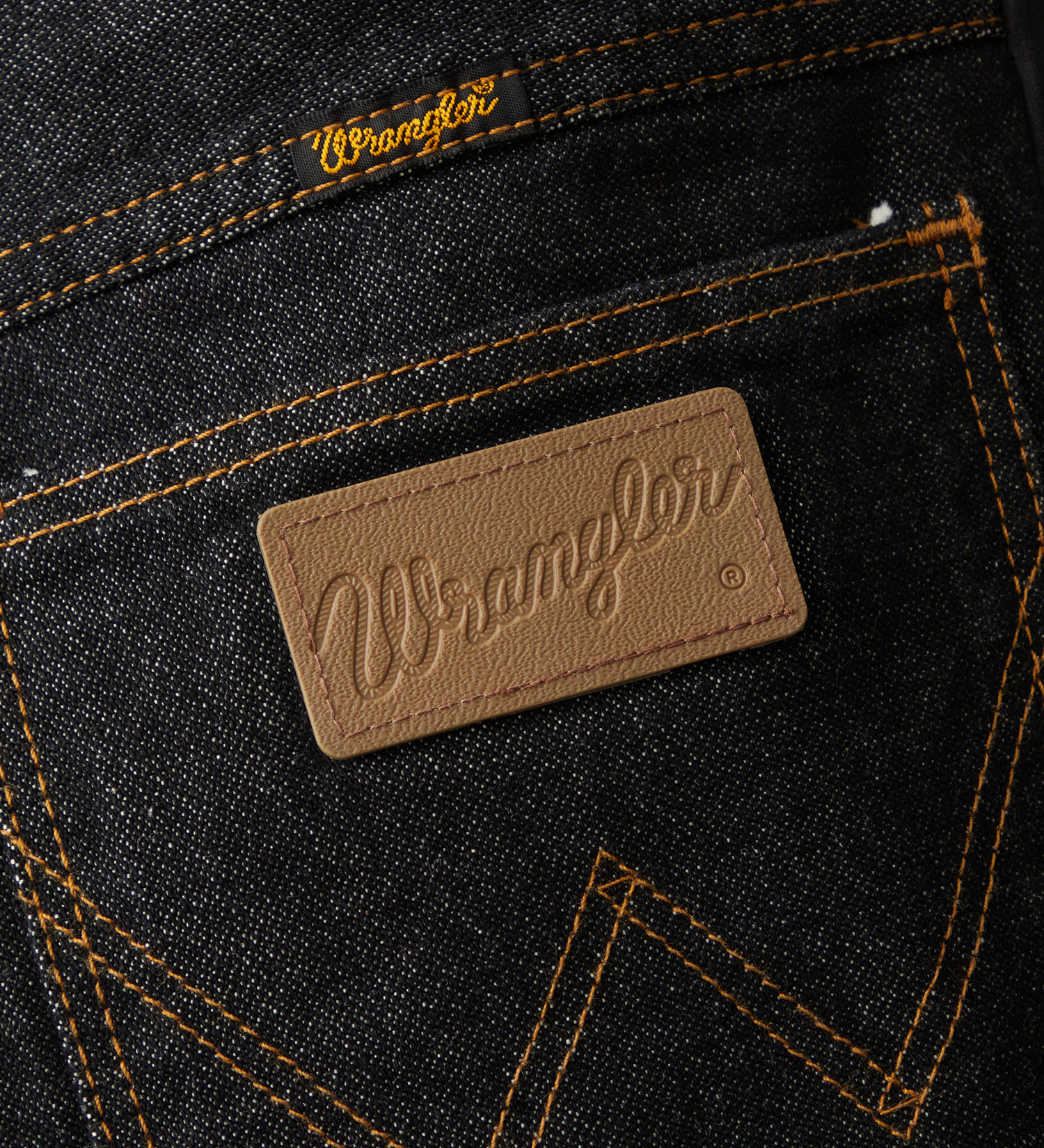 Wrangler(ラングラー)のSWITCHED BARREL JEAN/デニム×サテンリメイクデ二ムパンツ【セットアップ可】|パンツ/デニムパンツ/レディース|ブラックデニム