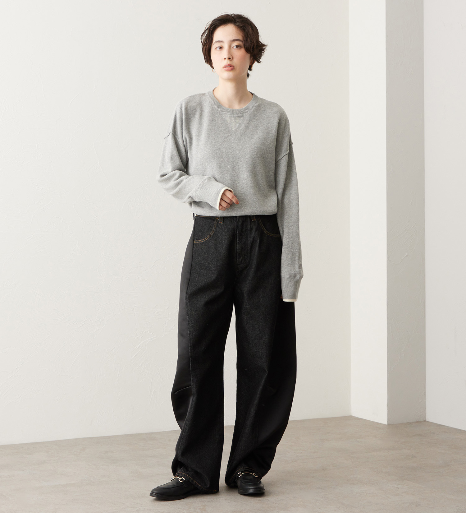 Wrangler(ラングラー)のSWITCHED BARREL JEAN/デニム×サテンリメイクデ二ムパンツ【セットアップ可】|パンツ/デニムパンツ/レディース|ブラックデニム