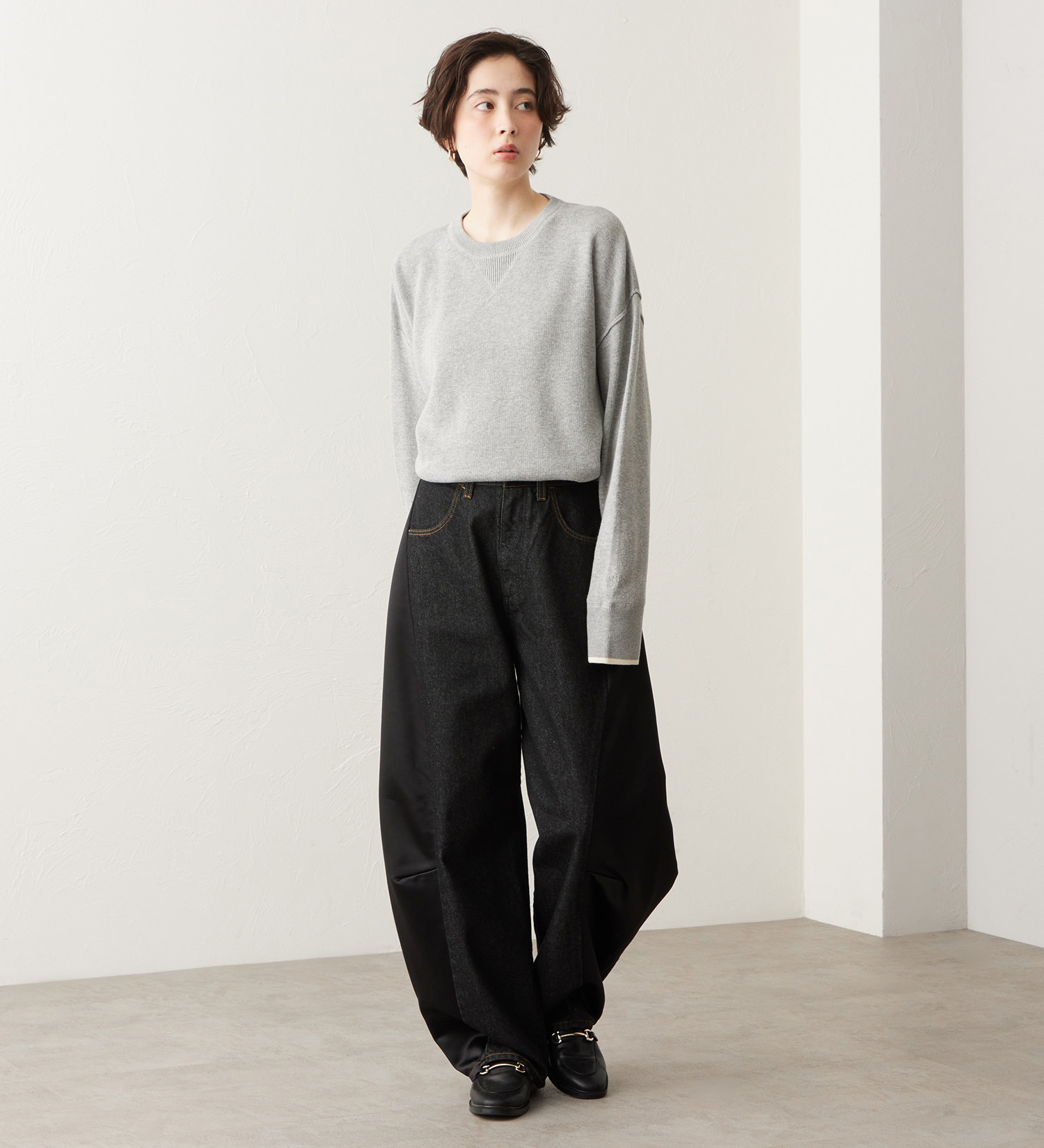 Wrangler(ラングラー)のSWITCHED BARREL JEAN/デニム×サテンリメイクデ二ムパンツ【セットアップ可】|パンツ/デニムパンツ/レディース|ブラックデニム